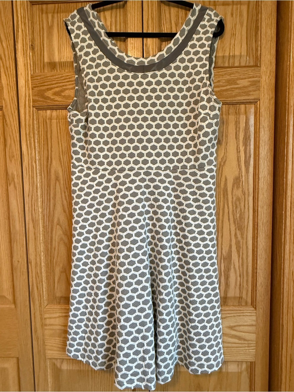 Grey and White Sleeveless Patterned Dress